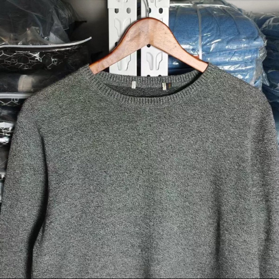 Long-sleeved warm men's sweater, round-neck, business casual pullover, soft and cozy knitted shirt